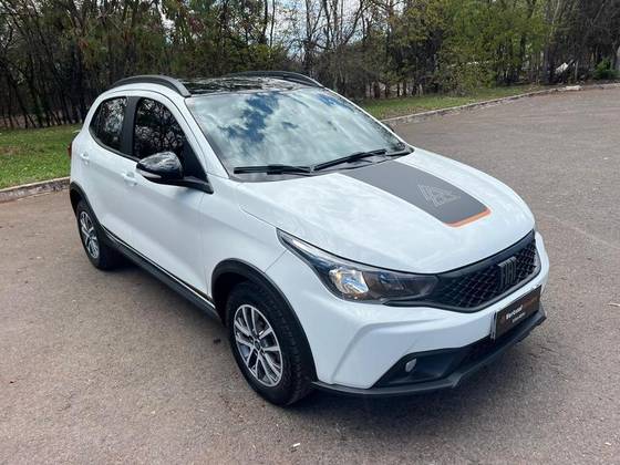 FIAT ARGO 1.3 FIREFLY FLEX TREKKING CVT FIAT ARGO 1.3 FIREFLY FLEX TREKKING CVT
